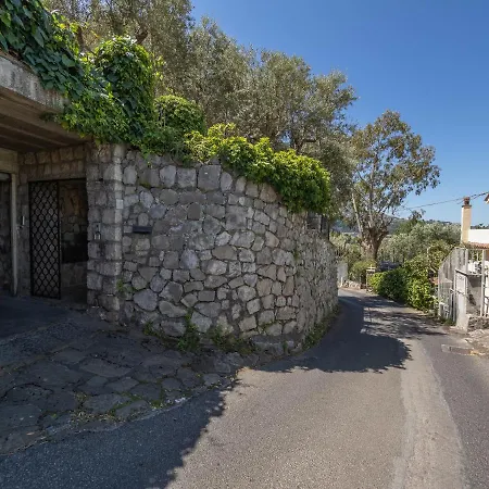 De Vivo Realty - Ulivi Apt Sorrento *