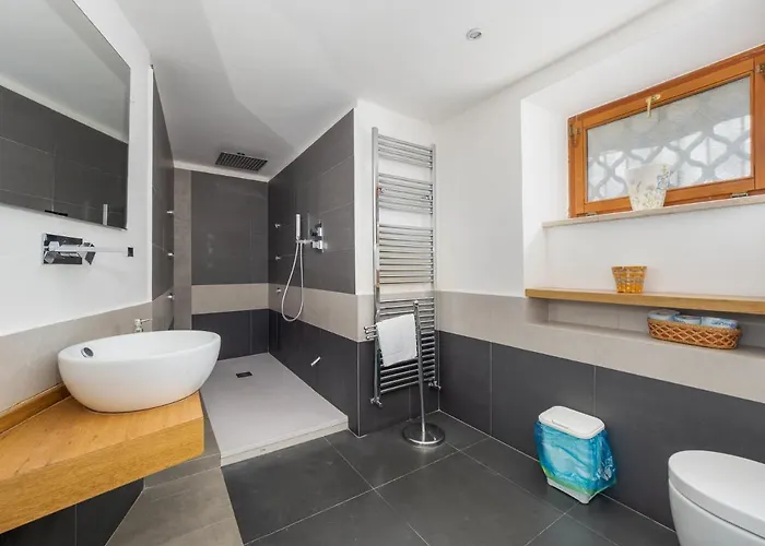 Ulivi - De Vivo Realty